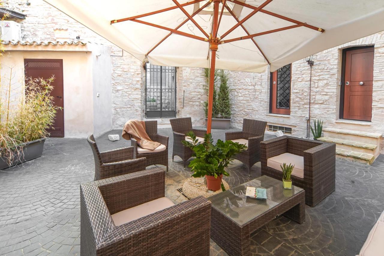 Palazzo Bozzoni Assisi Boutique Apartments Eksteriør billede